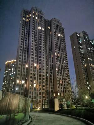 鄭州一樓盤延期交房11個月，違約金未結清引發爭議